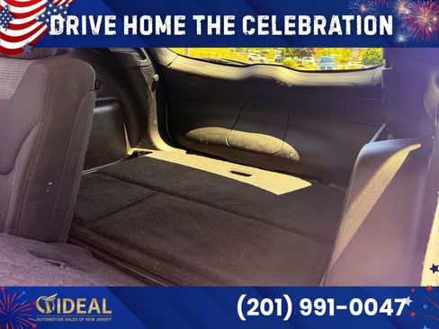 Used 2016 Jeep Cherokee Latitude w/ Cold Weather Group AWD/4WD image 35