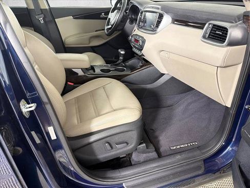 Used 2019 Kia Sorento EX w/ EX Touring Package FWD image 15