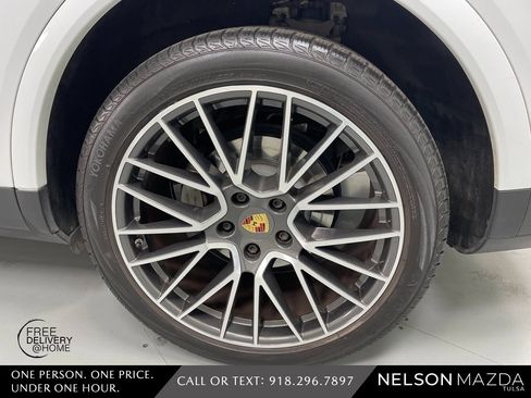 Used 2020 Porsche Cayenne S image 12