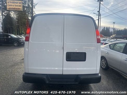 Used 2017 Chevrolet Express 2500 image 6