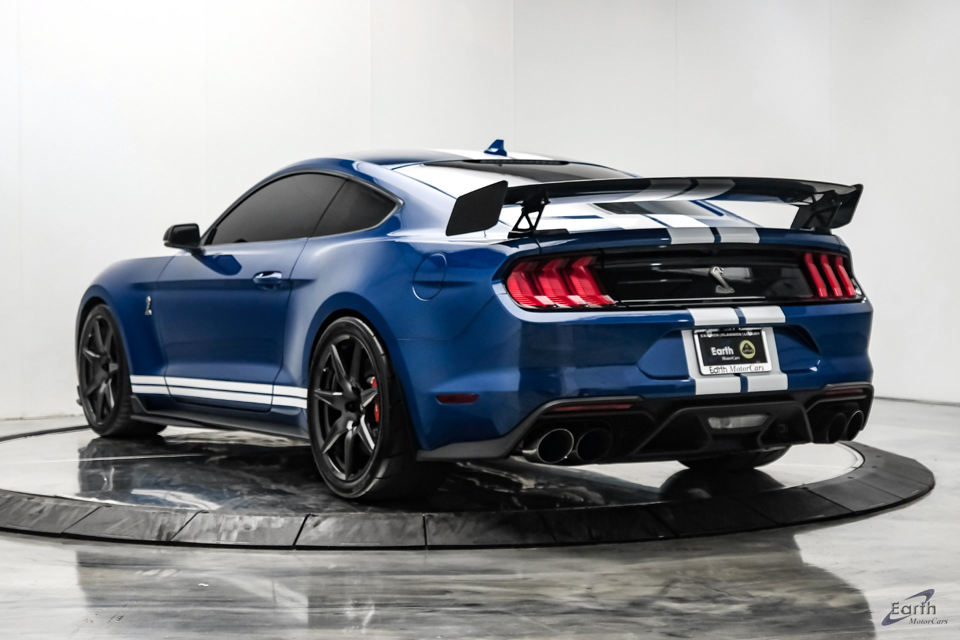 Used 2022 Ford Mustang Shelby GT500 w/ Carbon Fiber Track Pack RWD image 13