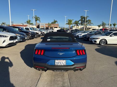 Used 2024 Ford Mustang Convertible image 7