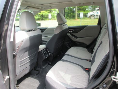 Used 2020 Subaru Forester Premium AWD/4WD image 17