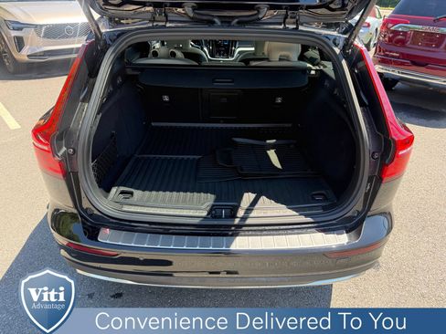 Certified 2025 Volvo V60 B5 Cross Country Ultra w/ Protection Package Premier AWD/4WD image 24