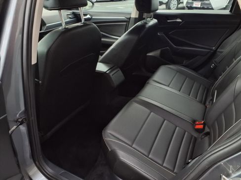 Used 2022 Volkswagen Jetta SE image 16