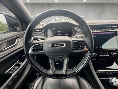 Used 2022 Jeep Grand Cherokee L Overland w/ Advanced Protech Group III RWD image 21