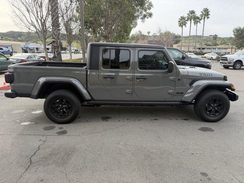 Used 2021 Jeep Gladiator Willys image 8