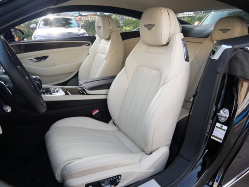 Used 2023 Bentley Continental GT Mulliner image 13