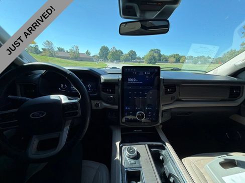 Used 2023 Ford Expedition Limited RWD image 11