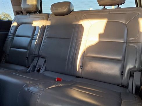 Used 2020 Lincoln Navigator Reserve w/ Luxury Package image 12