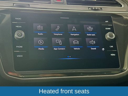 Used 2021 Volkswagen Tiguan SE image 17