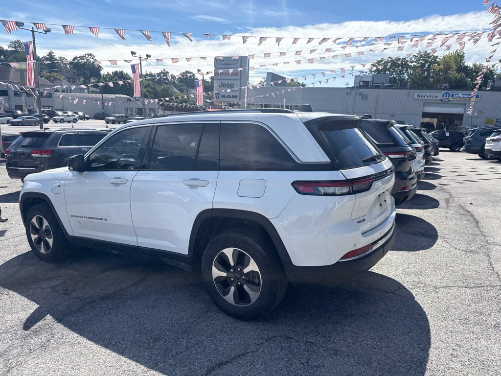 Used 2023 Jeep Grand Cherokee 4WD 4xe image 5