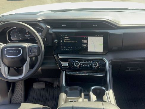 Used 2024 GMC Sierra 2500 Denali w/ Denali Reserve Package AWD/4WD image 18