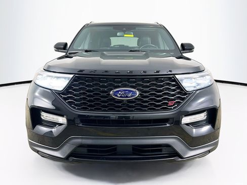 Used 2020 Ford Explorer ST w/ ST Street Pack image 2