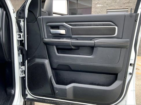 Used 2024 RAM 2500 Big Horn image 25