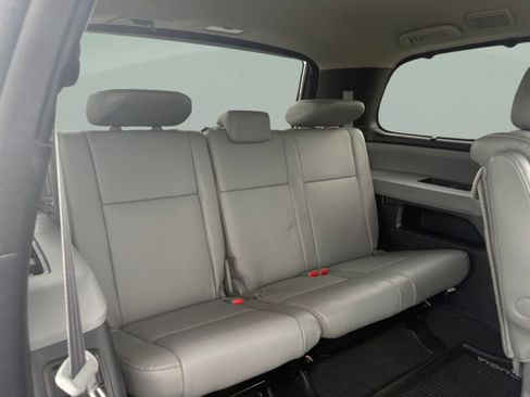 Used 2021 Toyota Sequoia Limited w/ Safety & Convenience Package AWD/4WD image 28