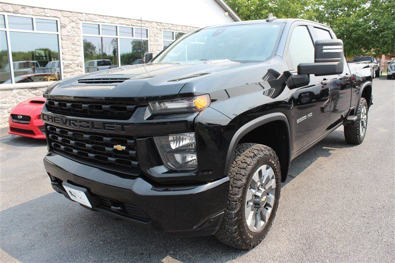 Used 2023 Chevrolet Silverado 2500 Custom w/ Custom Value Package AWD/4WD image 2
