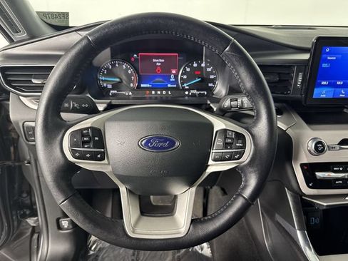 Used 2023 Ford Explorer XLT w/ Equipment Group 202A AWD/4WD image 11