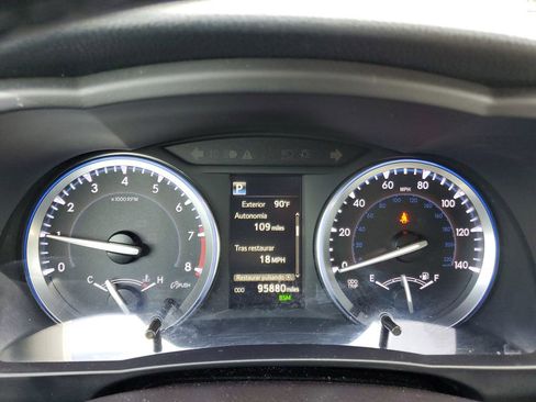 Used 2017 Toyota Highlander SE image 18