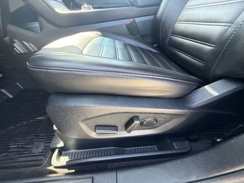 Used 2020 Ford Edge SEL image 12