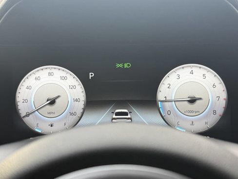 Used 2021 Hyundai Elantra Limited image 28