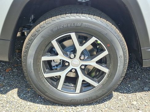 New 2025 Jeep Grand Cherokee Limited image 5