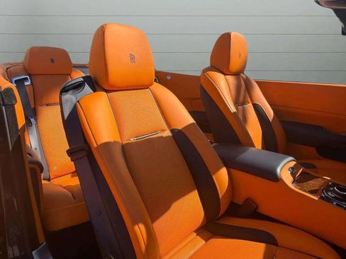 Used 2018 Rolls-Royce Dawn image 50