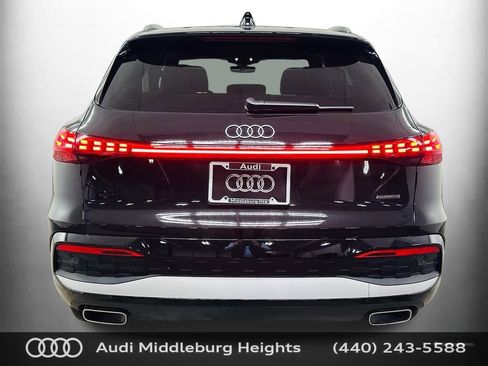 Certified 2025 Audi Q5 Premium w/ Convenience Package image 9