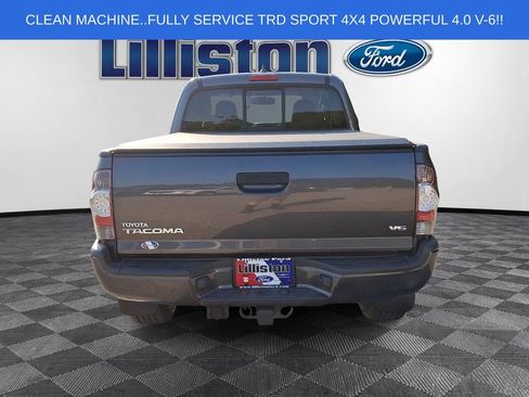 Used 2012 Toyota Tacoma 4x4 Access Cab V6 w/ TRD Sport Pkg image 5