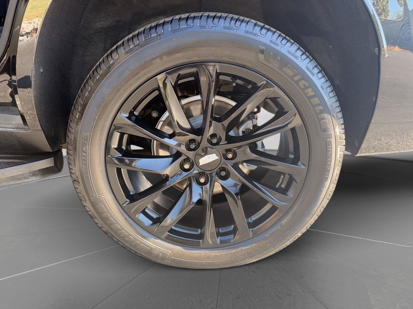 Used 2022 Cadillac Escalade Luxury RWD image 11