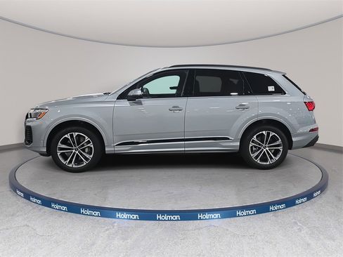 Certified 2025 Audi Q7 2.0T Premium w/ Convenience Plus Package image 8