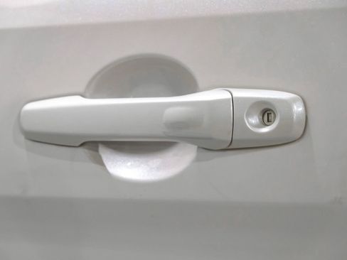 Used 2017 Ford Explorer XLT w/ Equipment Group 202A image 41