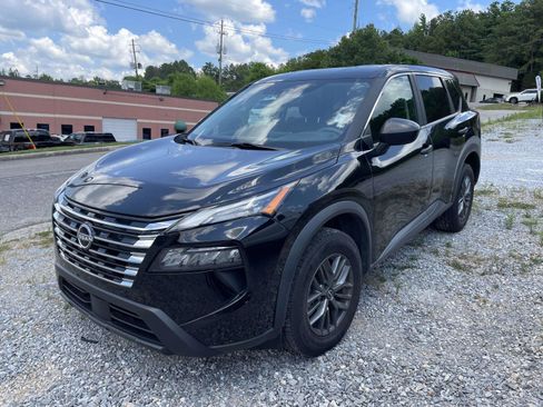 Used 2024 Nissan Rogue S FWD image 3