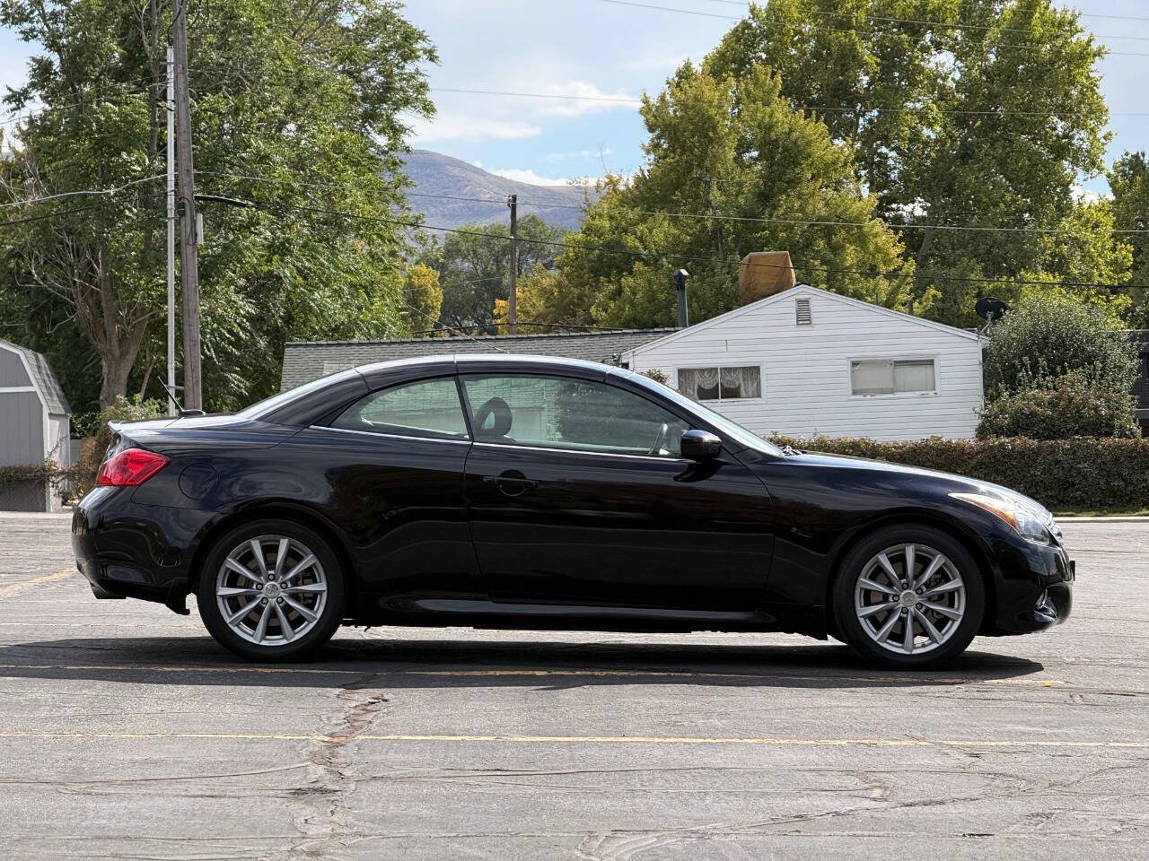 Used 2013 INFINITI G37 Convertible w/ Premium Pkg RWD image 6