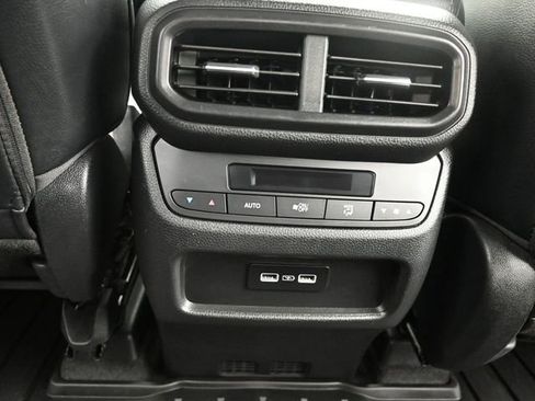 Used 2023 Honda Pilot EX-L image 12