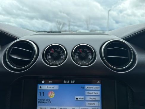 Used 2016 Ford Mustang Shelby GT350 w/ Technology Package RWD image 27