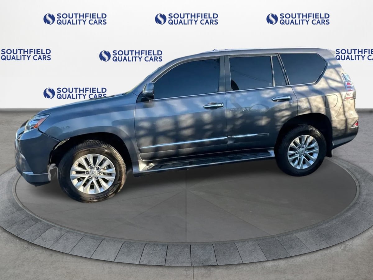 Used 2017 Lexus GX 460 Premium w/ Premium Package AWD/4WD image 3