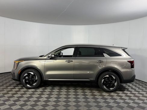 Used 2025 Kia Sorento EX AWD/4WD image 10