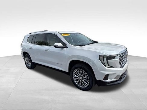 Used 2025 GMC Acadia Denali FWD image 3