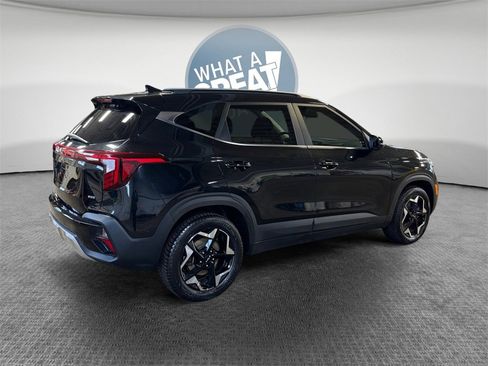 Certified 2024 Kia Seltos EX image 3