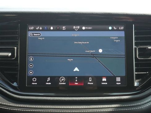 Used 2022 Dodge Durango SRT w/ Technology Group AWD/4WD image 6