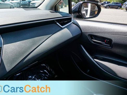 Used 2025 Toyota Corolla LE FWD image 30
