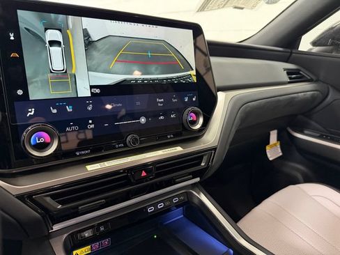 New 2026 Lexus TX 500h AWD image 30