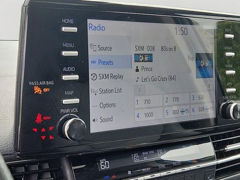 Used 2021 Toyota Sienna XLE image 18