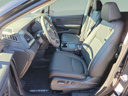 Certified 2026 Honda Odyssey EX-L image 30