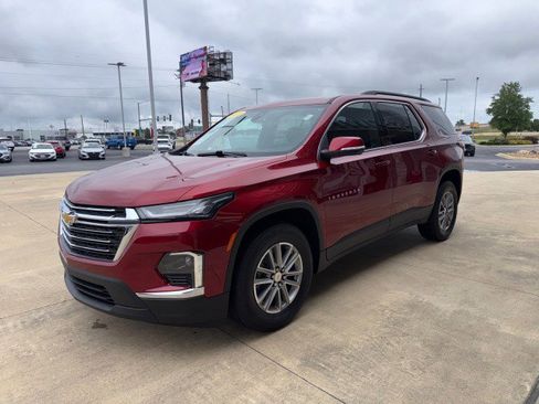Used 2023 Chevrolet Traverse LT FWD image 5