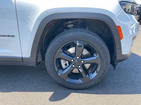 Certified 2023 Jeep Grand Cherokee L Laredo AWD/4WD image 7