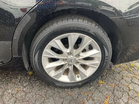 Used 2014 Lexus ES 300h w/ Luxury Package w/Bamboo Trim FWD image 39
