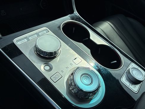 Used 2025 Genesis GV80 2.5T Standard image 14