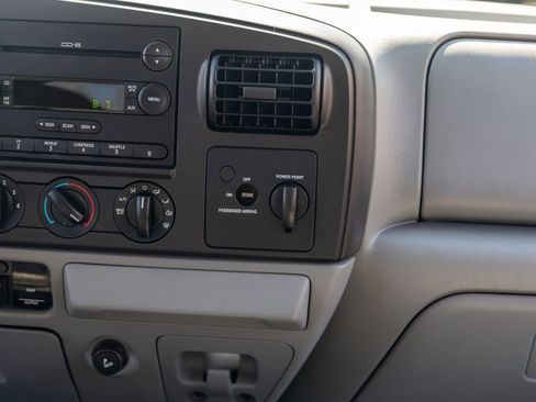 Used 2006 Ford F250 XL image 39